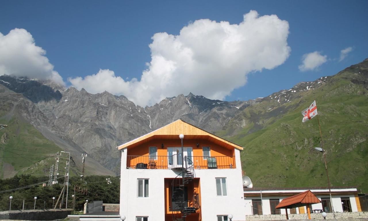 Отель Hotel NOA Kazbegi Степанцминда-8